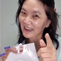 Aprendi com uma mãe coreana esses 4 truques simples que fizeram minhas máscaras faciais renderem muito mais