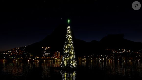Ícone do Natal do Rio, a árvore da Lagoa voltou em 2025 repleta de luz e encanto