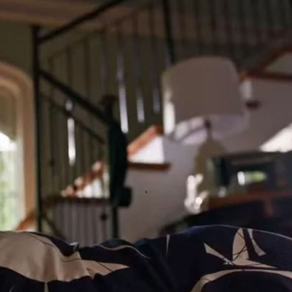 Jaques empurra Rosa da escada antes de fuga na novela 'Dona de Mim'