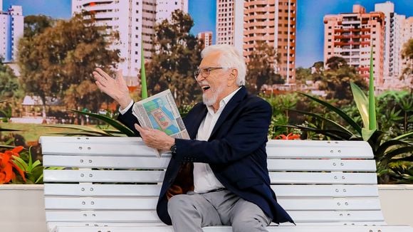 Aos 90 anos, Carlos Alberto de Nóbrega vai passar por cirurgia no coração; humorista de 'A Praça é Nossa', do SBT, tem estado de saúde atualizado pela mulher