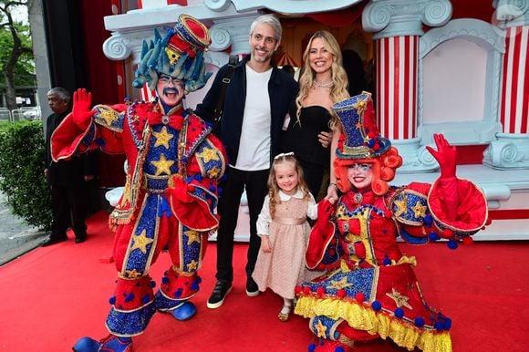 A ex-BBB Isabela com a família no aniversário de 1 ano de Bento, filho de Thiaguinho e Carol Peixinho
