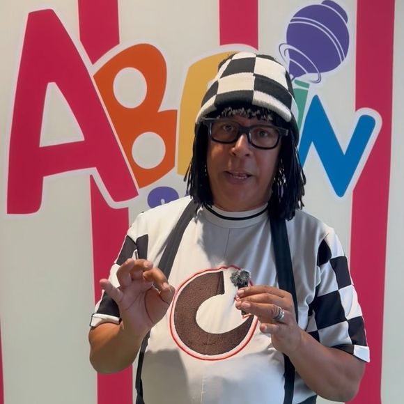 Intérprete do Chiquinho declarou: ‘Existia um decreto de que todos os programas infantis iriam sair do ar, mas já havia, dentro da própria televisão, uma pessoa que a assediava muito’