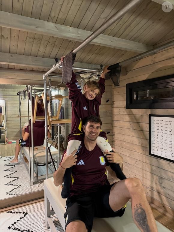 O atleta realiza treinos com frequência na academia da residência
