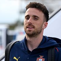 Diogo Jota morre em grave acidente de carro aos 28 anos ao lado do irmão, André Silva, e 10 dias após casamento. Saiba quem foram os jogadores