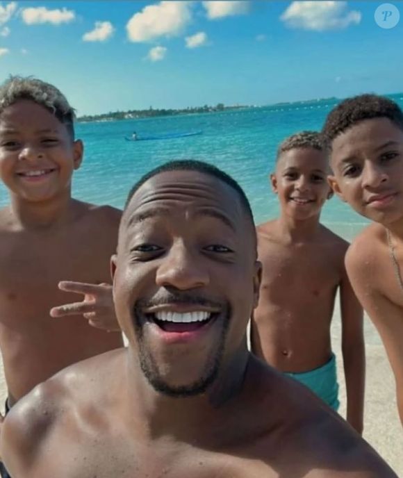 No Dia dos Pais de 2024, o pagodeiro usou as redes sociais para compartilhar fotos com seus três filhos: Kaik, Hanry e João.