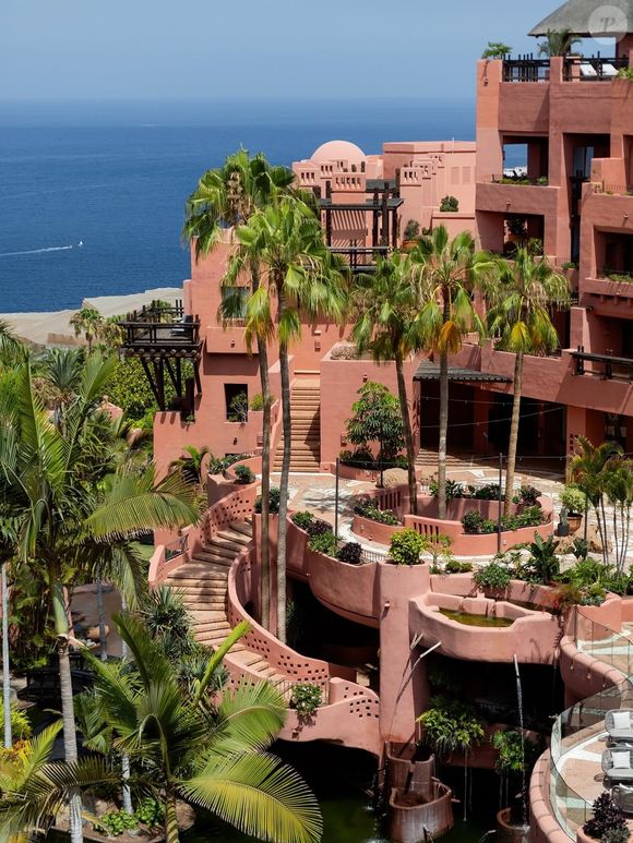 O casal de astros de Hollywood costuma ficar no hotel The Ritz-Carlton Tenerife, Abama, quando vão a Guía de Isora