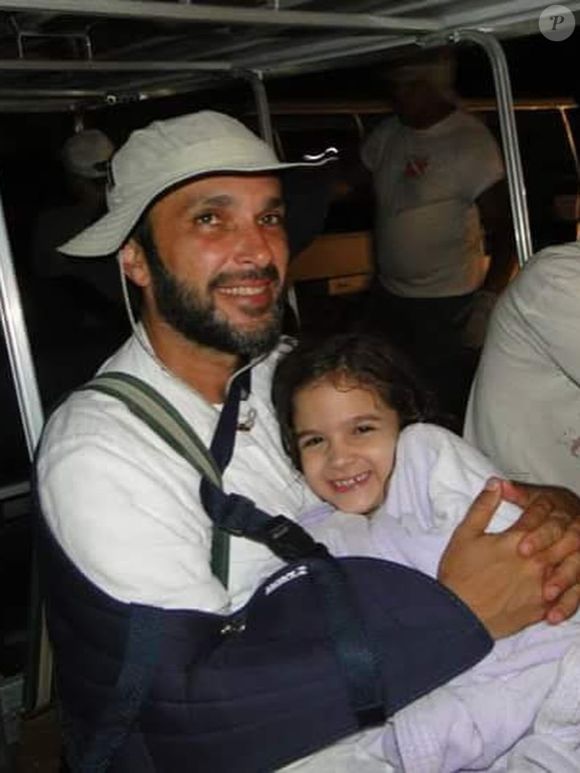 Em clima de emoção e comemoração, a ex-atriz mirim, hoje com 21 anos, mostrou que guarda as melhores recordações dessa fase marcante da carreira em um dia especial