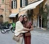 Patricia Abravanel e a mãe, Iris Abravanel, viúva de Silvio Santos, pai da apresentadora, em foto na Itália