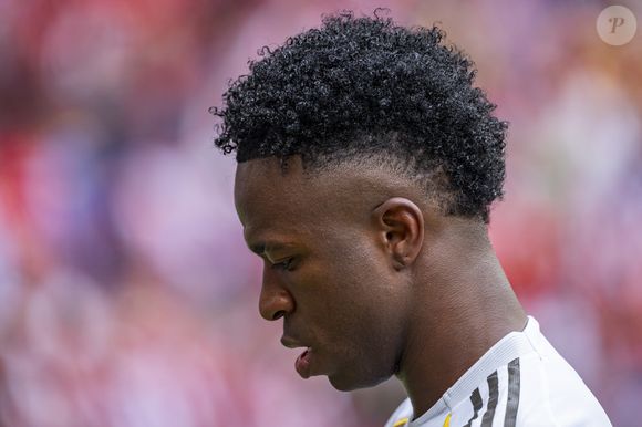 Após polêmica com modelo e prints vazados, Vini Jr. pede perdão público a Virgínia Fonseca