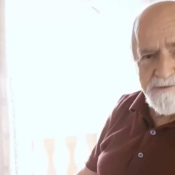 Ary Fontoura, aos 93 anos de idade, também guarda todos os troféus da carreira no escritório da casa