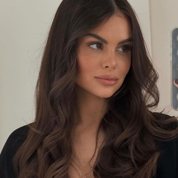"Não há qualquer relação com X ou Y, que não têm absolutamente nada a ver com o ocorrido. Vamos dar uma segurança na piração e aprender a interpretar uma postagem, por favor", disparou Amanda Kimberlly