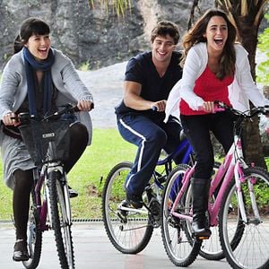 Fernanda Vasconcellos, Rafael Cardoso e Marjorie Estiano na novela A Vida da Gente