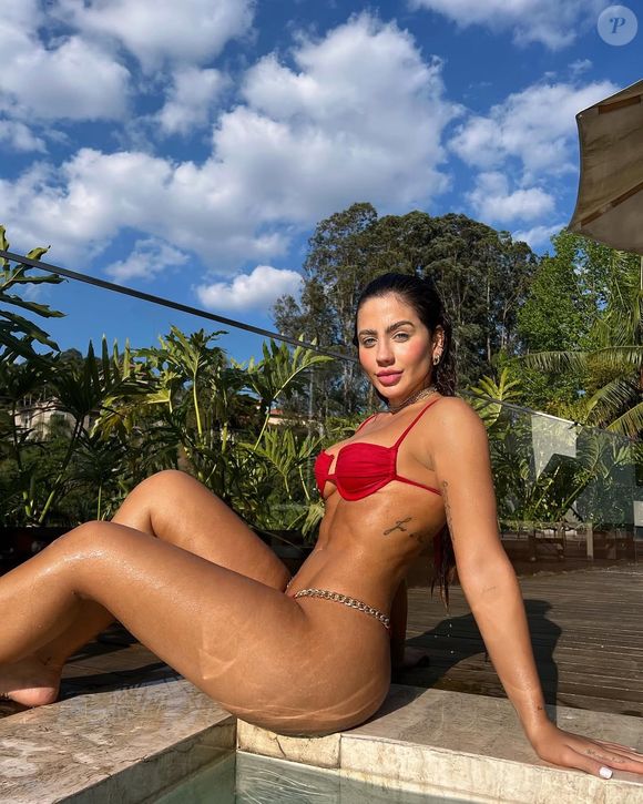 Além do rosto, o corpo de Catherine Bascoy também é muito elogiado