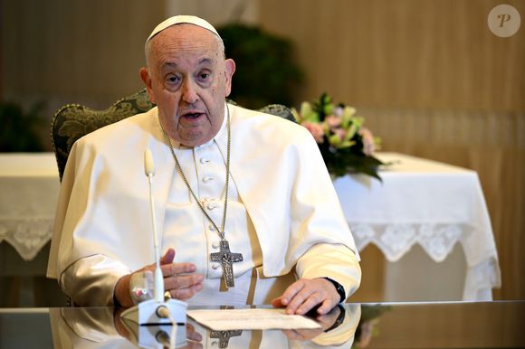 Papa Francisco recebeu novas atualizações sobre seu estado de saúde hoje (22)