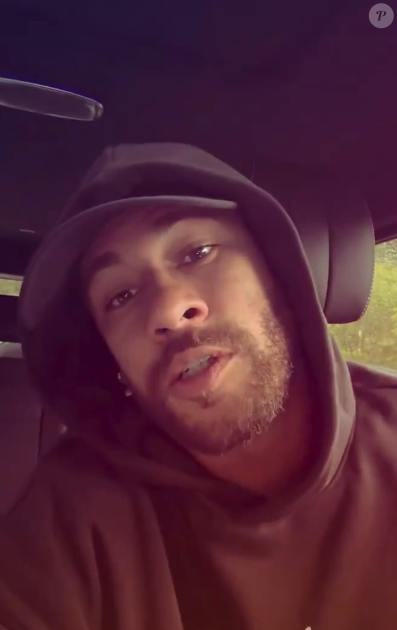 Neymar usou os Stories do Instagram para falar sobre a discussão com torcedores do Atlético-MG durante Santos x Atlético-MG