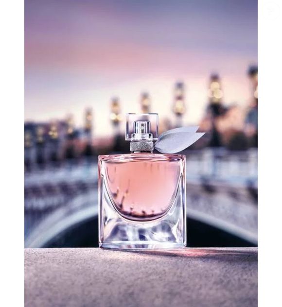 A fragrância de La Vie Est Belle, da Lâncome, é um estouro de sucesso, passando de gerações em gerações.