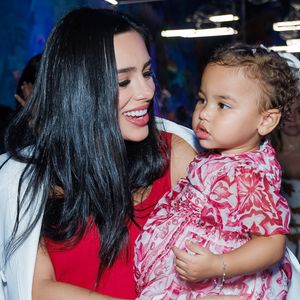 Bruna Biancardi, grávida da 2ª filha, posou fofa ao lado de Mavie.