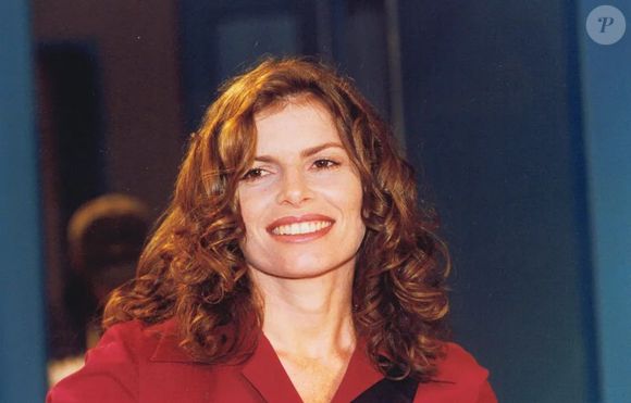 Três anos depois, em 'Andando nas Nuvens' (1999), a atriz voltou a fazer sucesso em rede nacional