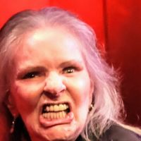 'Pare imediatamente': aos 71 anos, Angela Ro Ro foi acusada de abuso emocional por ex-namorada 5 décadas mais nova