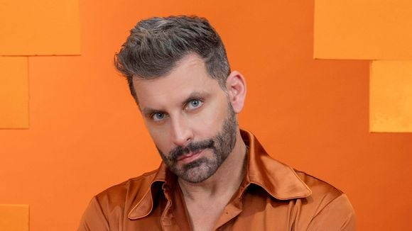 Como está Henri Castelli hoje? Ator reaparece pela 1ª vez após crises convulsivas no 'BBB 26' e dá resposta definitiva sobre saúde: 'Assustado ainda'