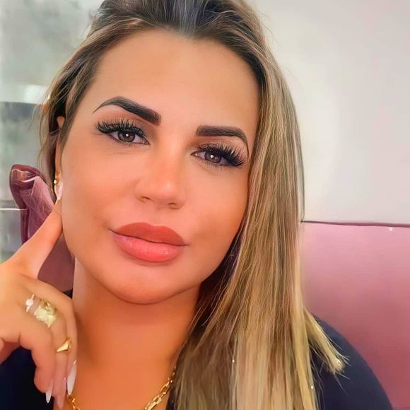 Não demorou para a autenticidade de Deolane Bezerra a abrir muitas portas na internet