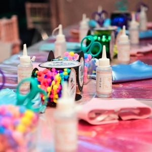 As crianças contaram com oficinas de criação para brincarem durante a festa