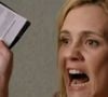 Um dos momentos mais divertidos de 'Avenida Brasil' vai ao ar nos próximos capítulos da reprise da novela no Vale a Pena Ver de Novo que envolve Nina (Débora Falabella) e Carminha (Adriana Esteves).