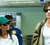 Namorado de Bruna Marquezine, Shawn Mendes evita fotógrafos ao chegar em Salvador para Carnaval 2026 após embarque com atriz no RJ. Fotos!