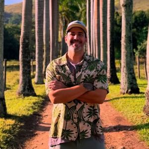 André Marques, aos 46 anos, trocou a cidade por uma fazenda herdada após a morte do pai: ator reformou a propriedade e hoje se dedica ao cuidado de animais