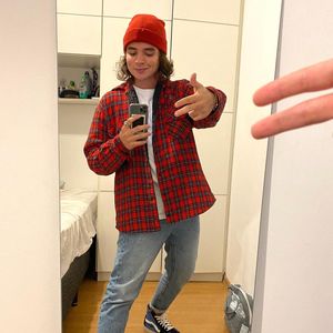 Junto com Sasha, João Lucas começou a experimentar um novo estilo de visual e roupas