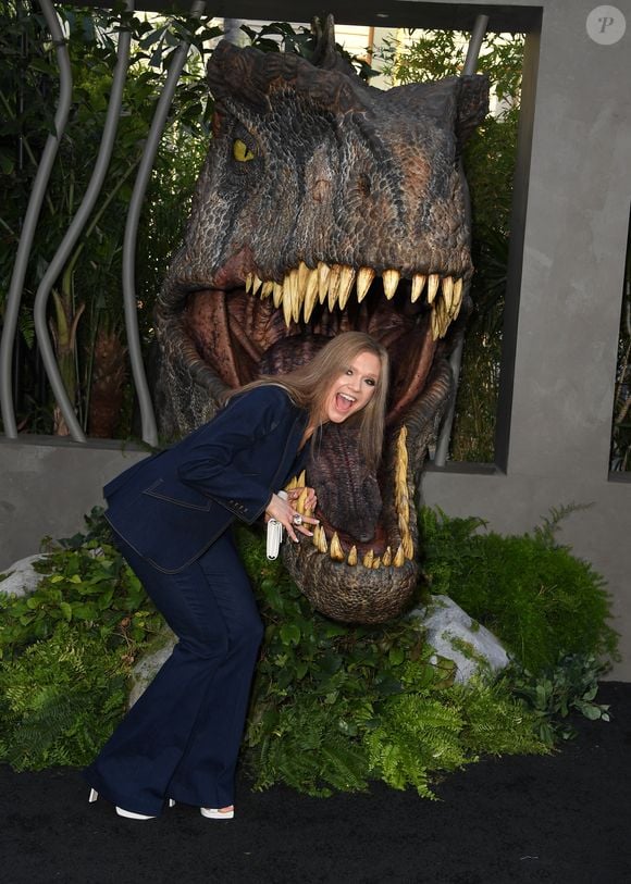 Ariana Richards presta homenagem emocionante a Sam Neill: 'Um mentor, um protetor e, acima de tudo, um amigo'