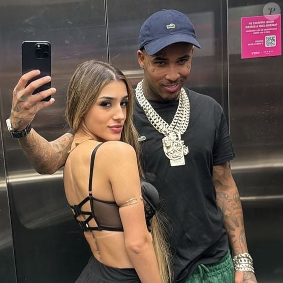 Bia Miranda e Gato Preto, segundo testemunhas, deixaram o carro na rua após a batida e foram embora do local sem prestar socorro