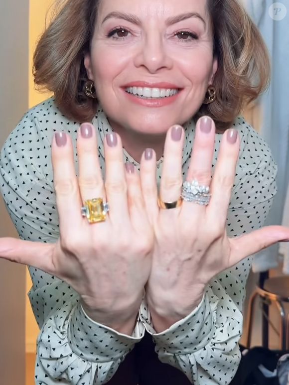 Os tons rosas e nude são, sem dúvida, os mais favorecedores a partir dos 40 anos, especialmente quando se trata de tons claros e médios