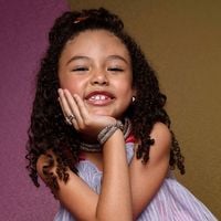 Quem é Elis Cabral, a Sofia de 'Dona de Mim'? 5 curiosidades sobre a menina levada da novela das sete - que não tem nada de santinha na vida real