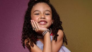 Quem é Elis Cabral, a Sofia de 'Dona de Mim'? 5 curiosidades sobre a menina levada da novela das sete - que não tem nada de santinha na vida real