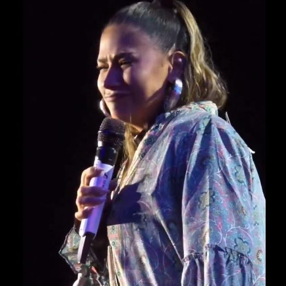 Simone Mendes garantiu que o marido brocharia se a visse usando o vestido