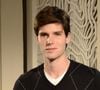 Jonatas Faro, que brilhou em novelas da Globo, virou polêmica na web após falar em namorado e internautas acusarem Record de 'esconder' assunto