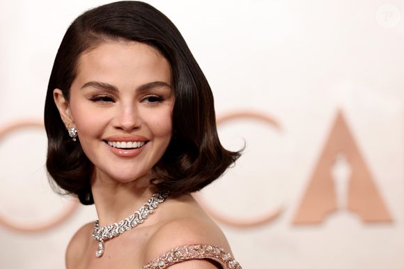 Selena Gomez já falou abertamente sobre ter usado Botox e afirmou que este é o único procedimento estético que fez