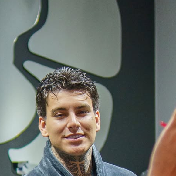 Arthur Urach, filho de Andressa Urach, também já fez harmonização íntima