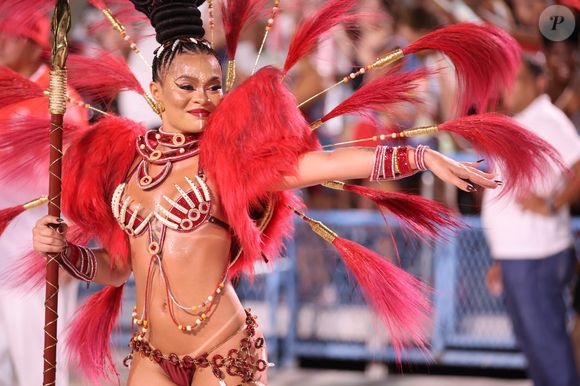 Carnaval 2025: Andressa Marinho é Rainha de Bateria da Unidos de Padre Miguel.