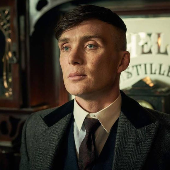 O motivo inusitado (e horrível) por trás do corte de Tommy Shelby de 'Peaky Blinders' que viralizou com Cillian Murphy e virou tendência