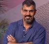Juliano Cazarré Juliano decidiu dividir com o público uma parte importante da preparação para a chegada do bebê: a escolha do nome.