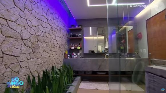 Casa de Viih Tube e Eliezer: 2 banheiros na suíte principal, destinada ao casal