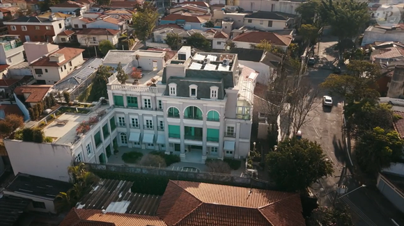 Localizada no bairro da Aclimação, na região central de São Paulo, a mansão avaliada em cerca de R$ 50 milhões é um dos principais bens envolvidos na disputa