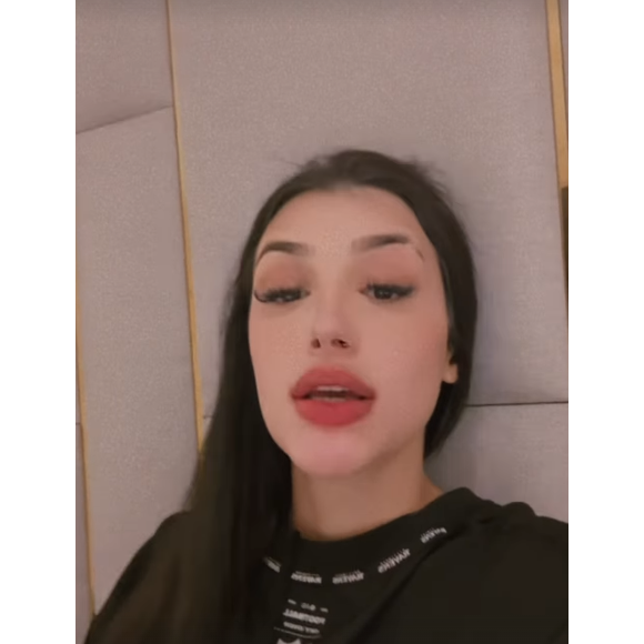 Bia Miranda relata sobre a briga: 'Eu vou falar mesmo o que eu fiz! Eu dei chute na cara dela com minha bota, dei soco, puxei cabelo e é isso!'