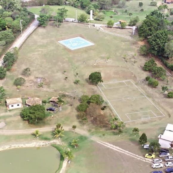 O evento aconteceu na noite de segunda-feira (10) em um sítio localizado em Araçoiaba da Serra, interior de São Paulo.