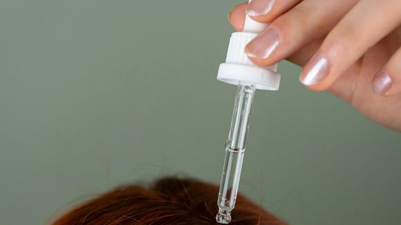 Três cabeleireiros falam sobre o óleo de árgan para o cabelo e concordam que ele é um grande aliado para nutrir e reparar