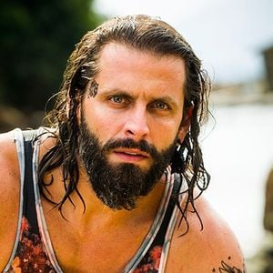 Henri Castelli exibiu cabelos longos como Ralf Tattoo, na novela 'Sol Nascente' (2016)