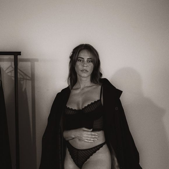 De calcinha e sutiã, Paolla Oliveira foi chamada de ‘gostosa’ por Bella Campos