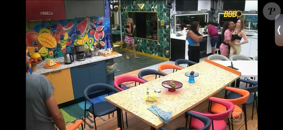 A TV Globo exibiu imagens inéditas do esbarrão de Sol Vega em Ana Paula no BBB 26 e mostrou o momento em que a sister foi desclassificada no confessionário